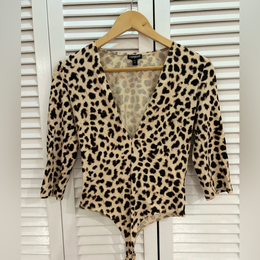 Express Leopard Print Bodysuit With Three-Quarter… - image 1